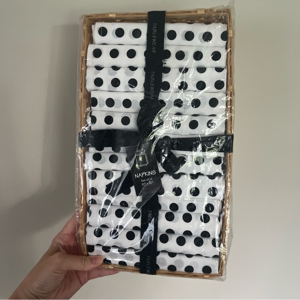 Cloth Napkin Set 12-Pack with Napkin Basket - Polka Dot
